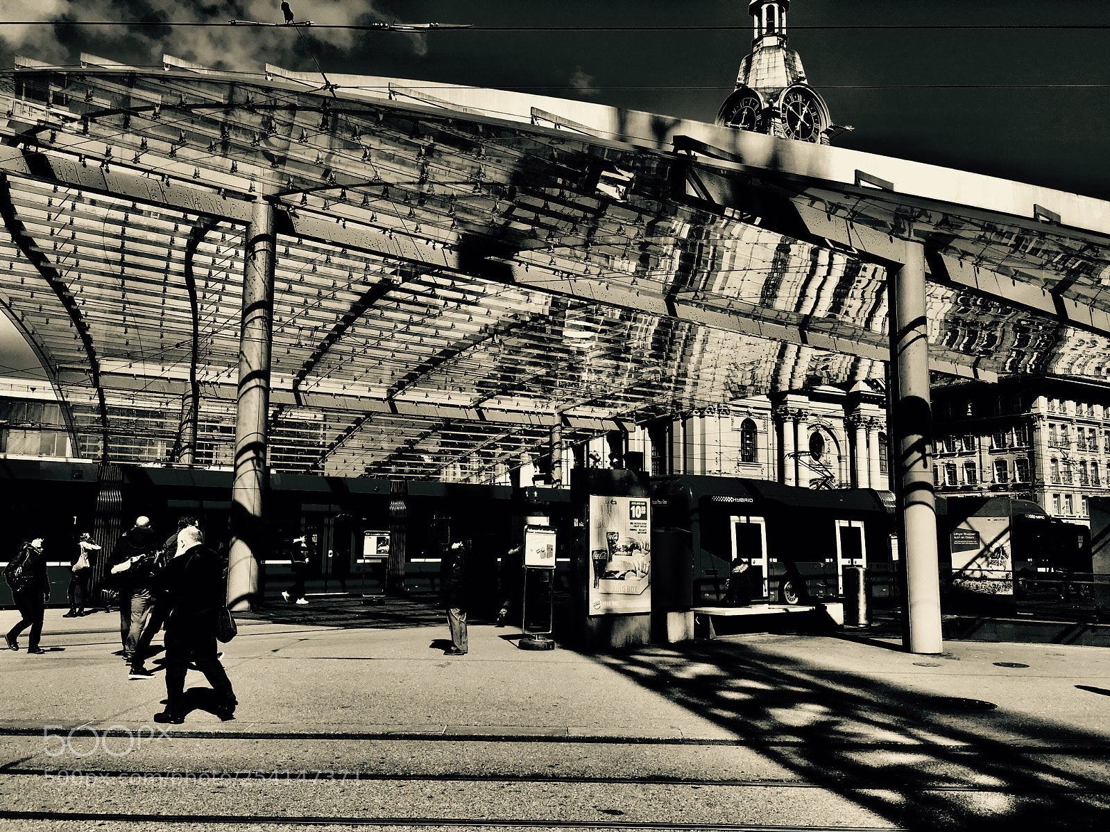 Apple iPhone SE sample photo. Hauptbahnhof bern photography