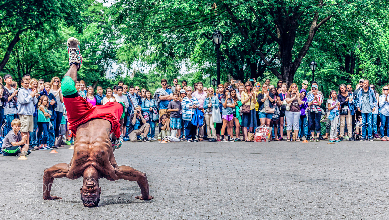 Canon EOS 5D Mark II sample photo. New york street dancer photography