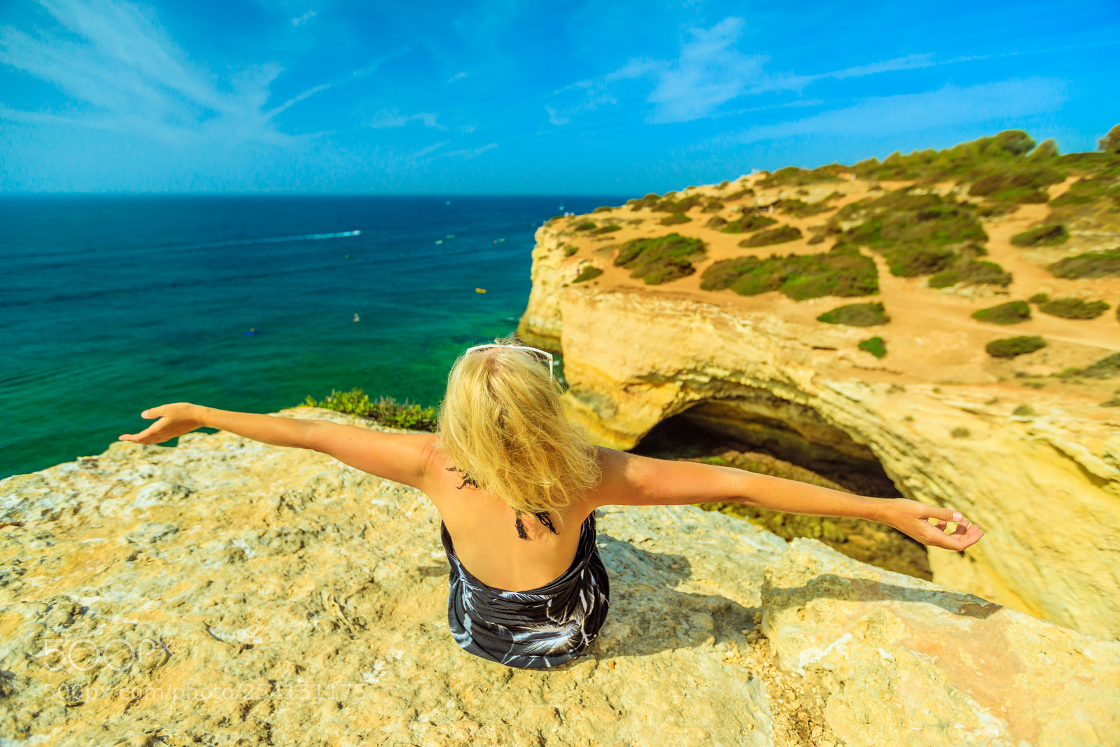 Canon EOS 5D Mark IV sample photo. Algarve coast portugal photography
