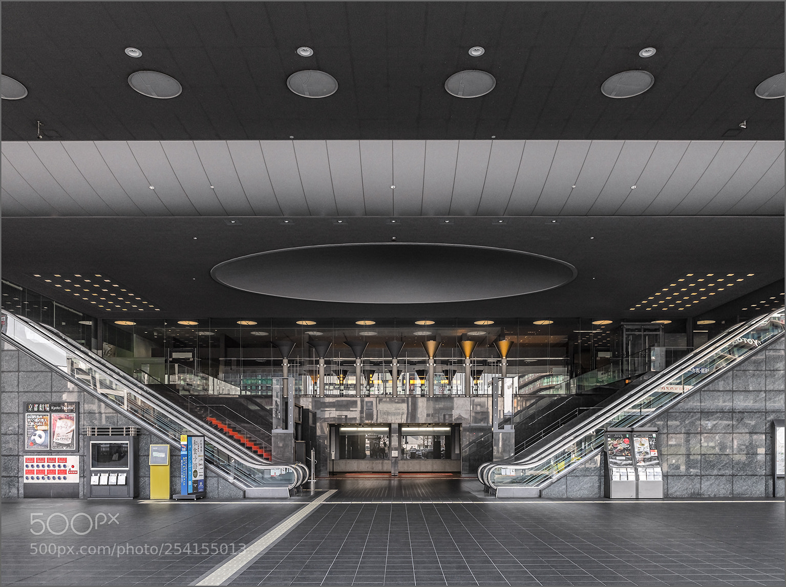 Canon EOS 5D Mark IV sample photo. Kyoto central station photography