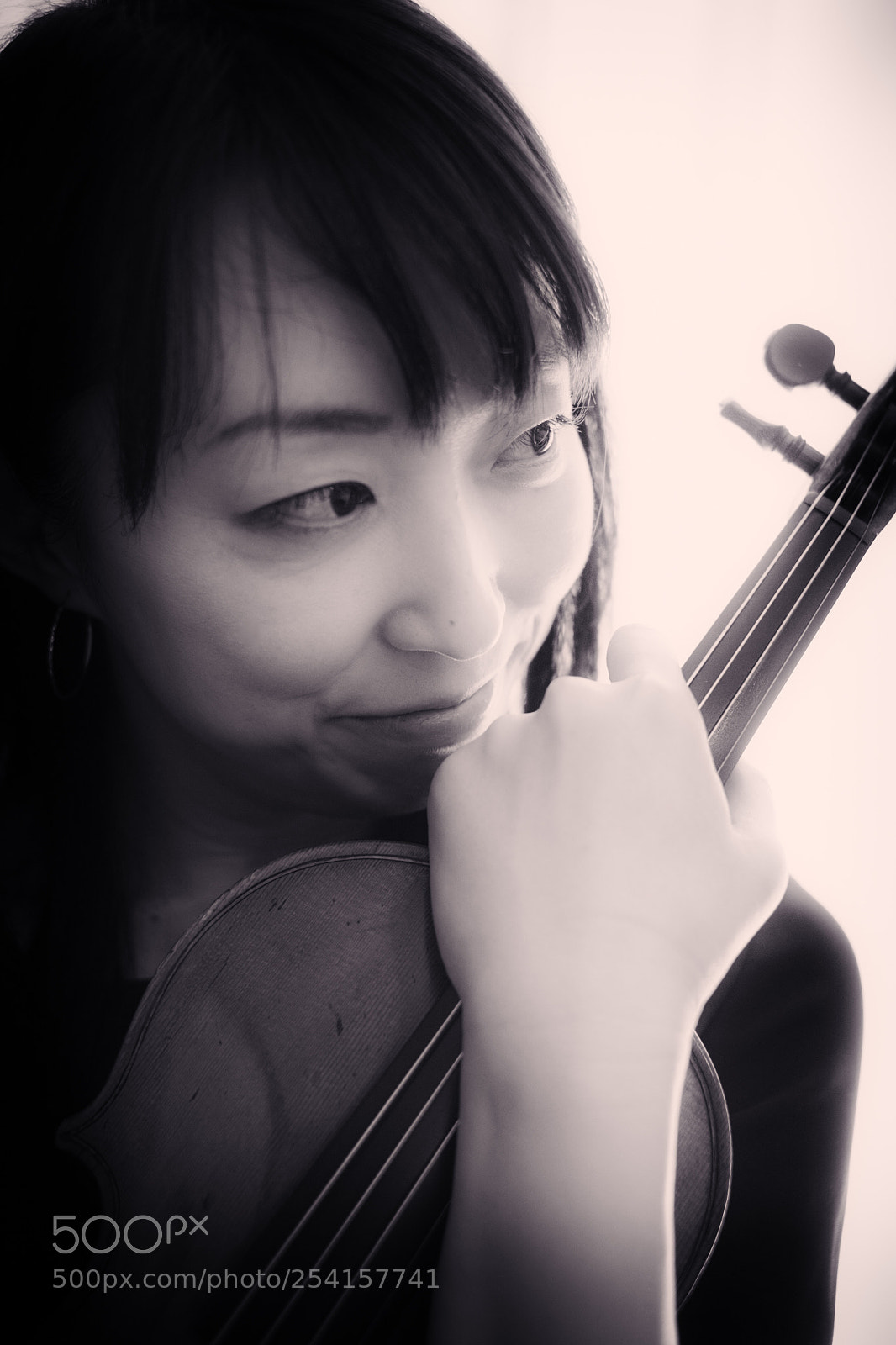 Fujifilm X-T1 sample photo. Violinist photography