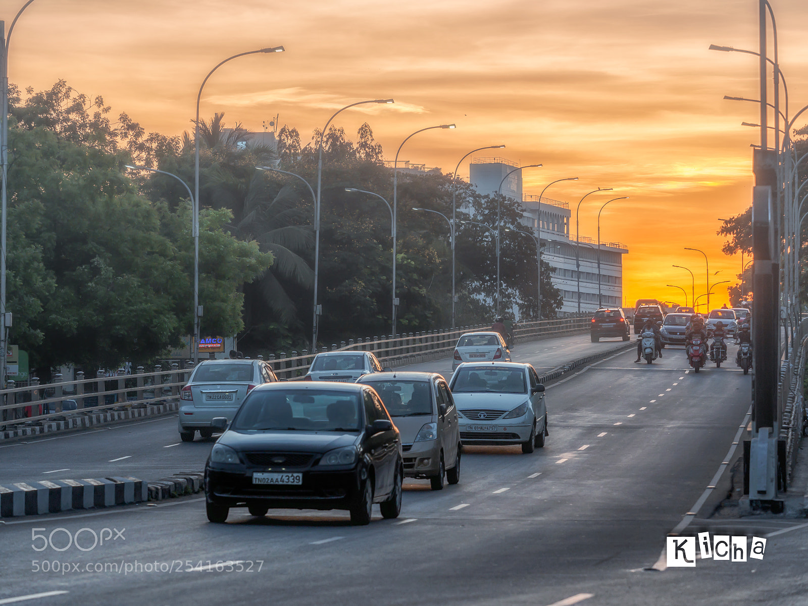 Olympus OM-D E-M5 II sample photo. Cathedral road,chennai photography