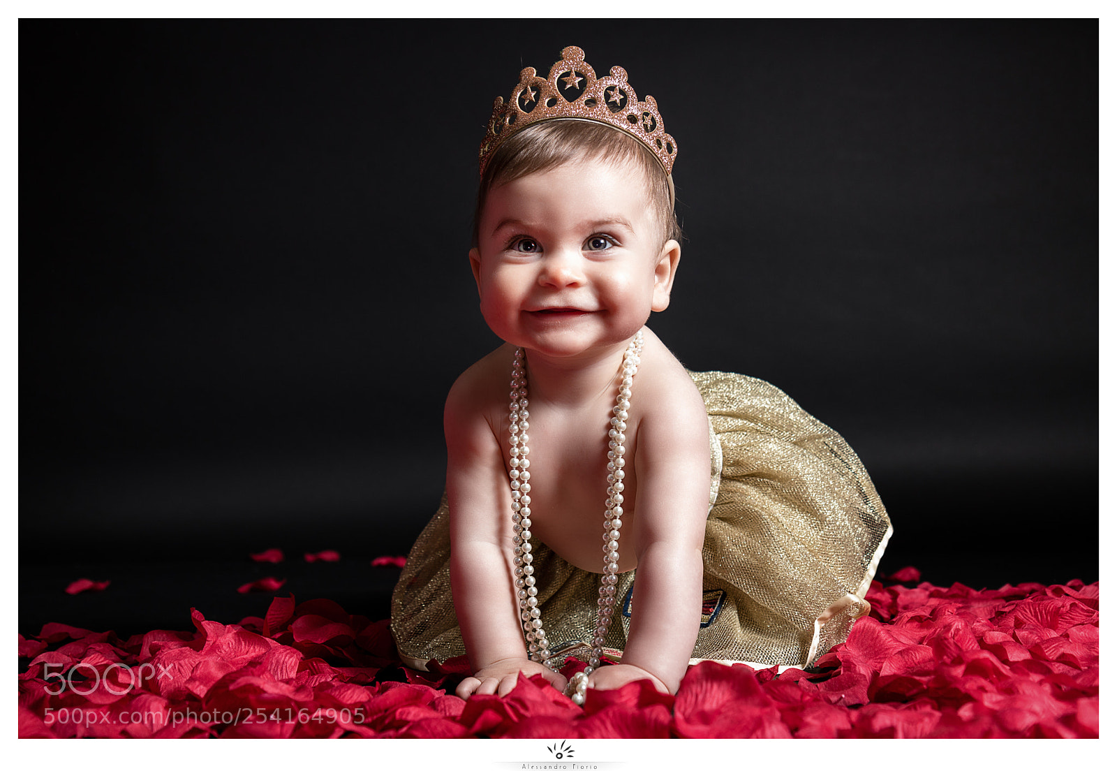 Canon EOS 750D (EOS Rebel T6i / EOS Kiss X8i) sample photo. Baby pin-up photography