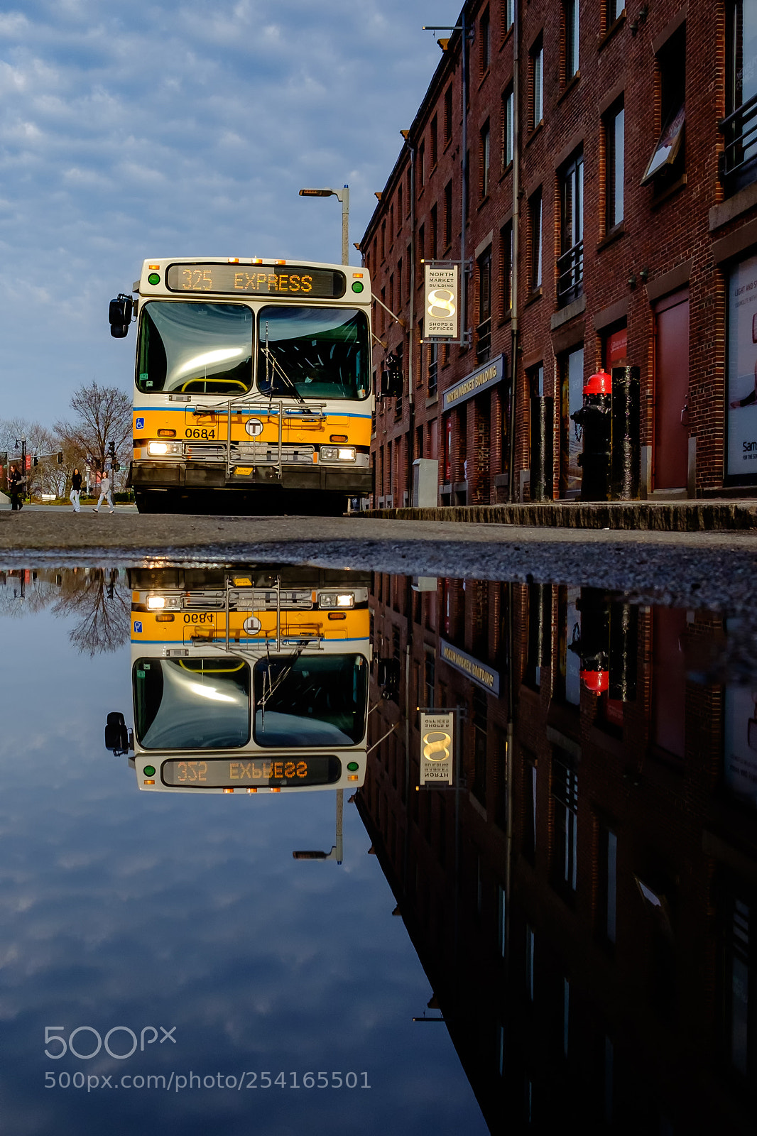 Fujifilm X-T10 sample photo. Bus stop photography