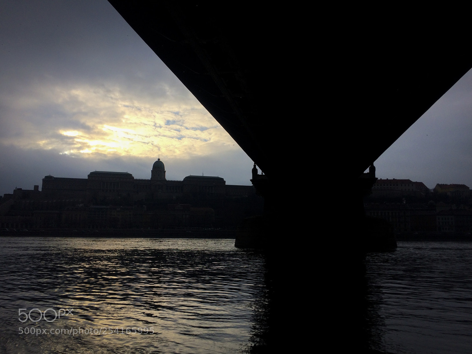 Apple iPhone 5s sample photo. Sob a ponte... photography