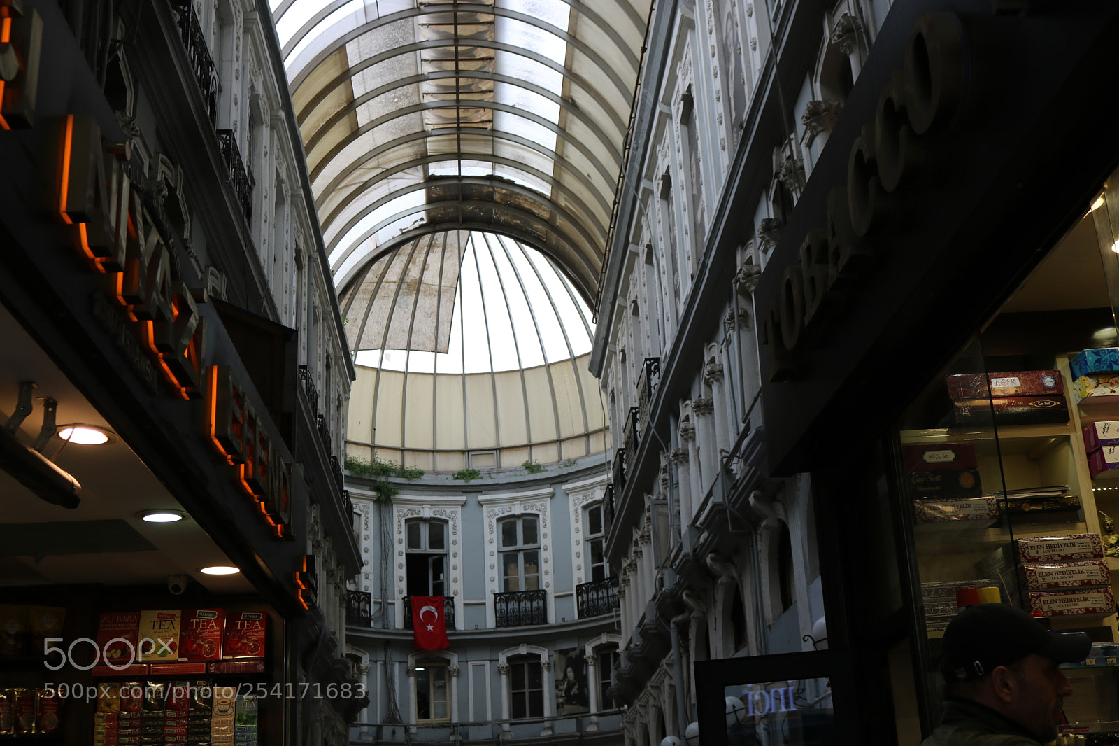 Canon EOS 750D (EOS Rebel T6i / EOS Kiss X8i) sample photo. Çiçek pasajı photography