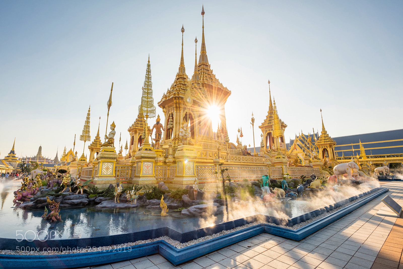 Nikon D810 sample photo. Royal cremation against sunbeam photography