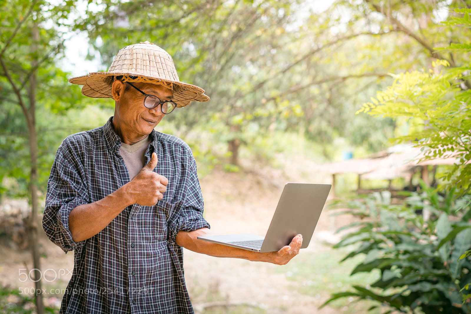 Sony a7R III sample photo. Farmer asian with notebook photography