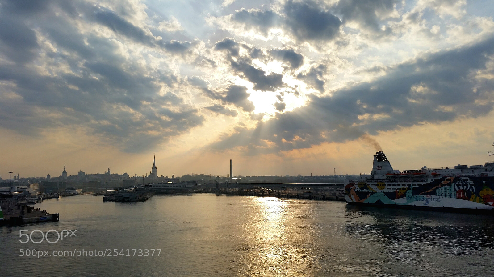 Samsung Galaxy S5 sample photo. Leaving tallinn photography