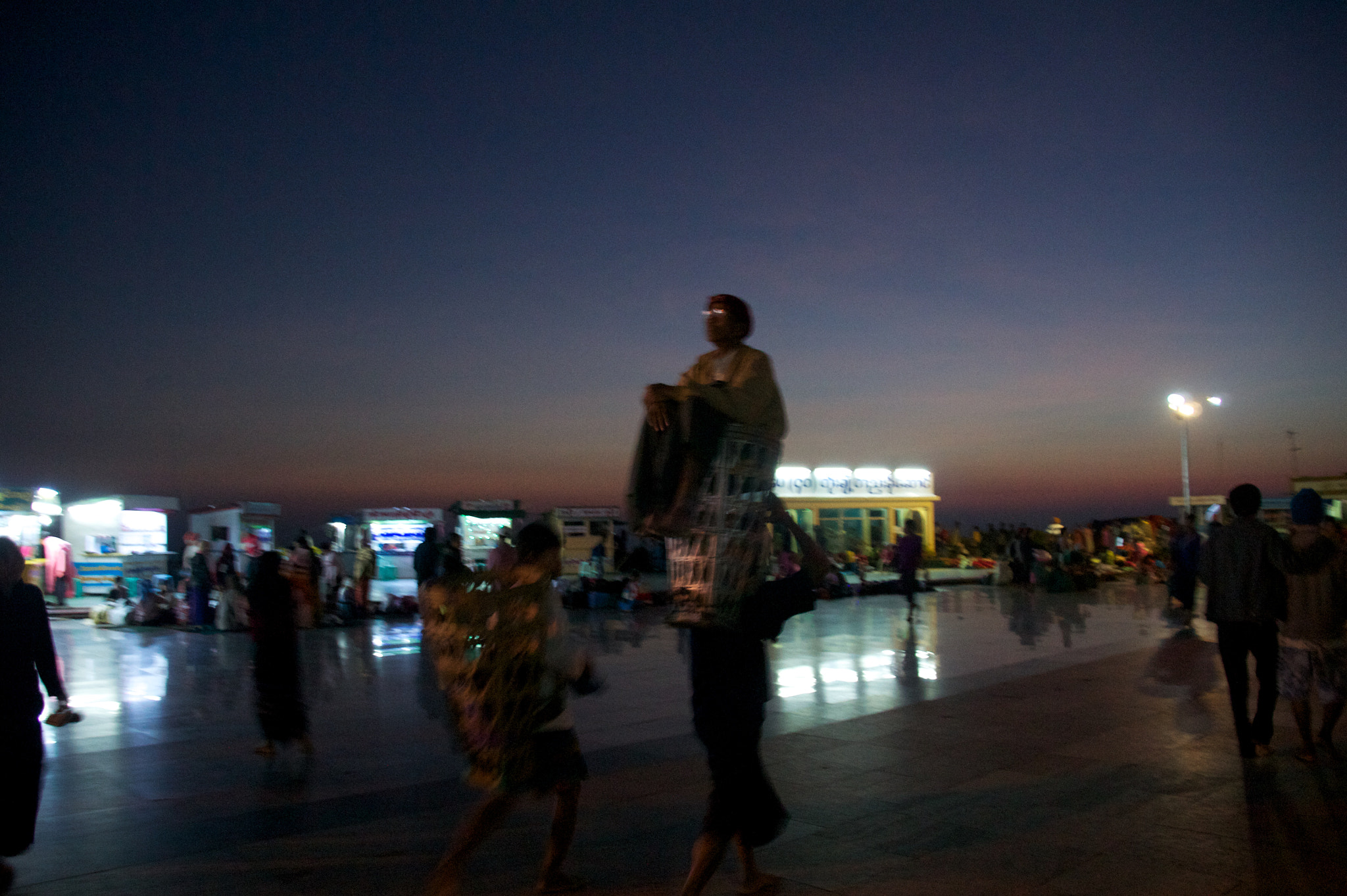 Sony SLT-A33 sample photo. Burma road (pilgrims by the golden rock) photography