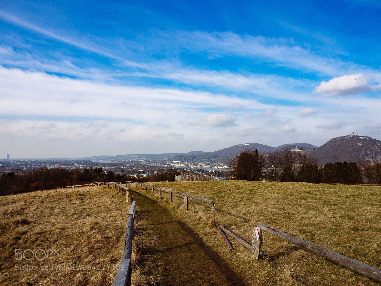 Olympus OM-D E-M10 II sample photo. Rodderberg i photography