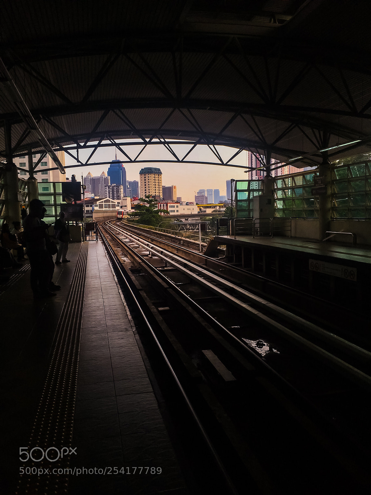Apple iPhone SE sample photo. Aesthetics of the city  photography