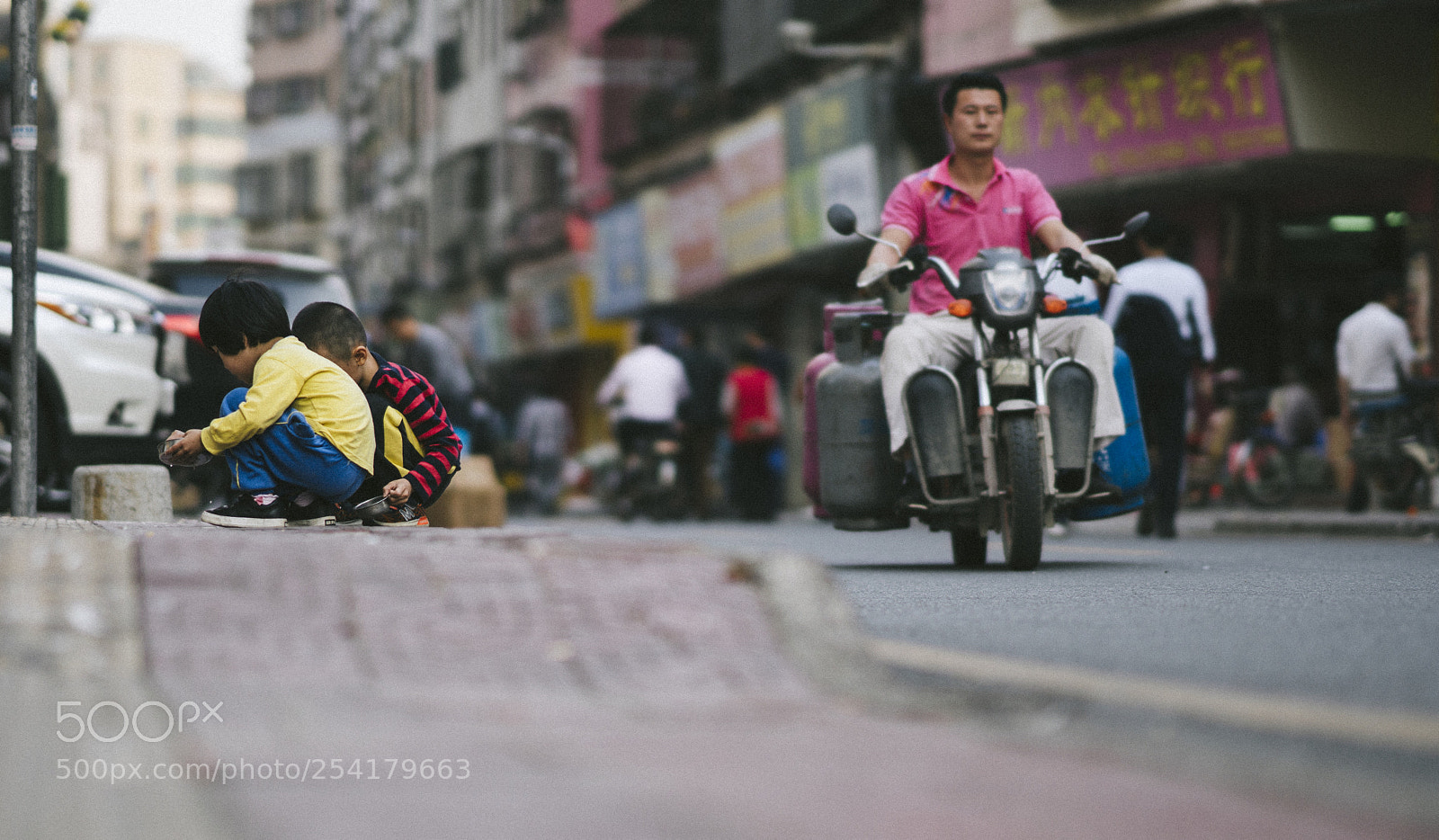 Sony a6500 sample photo. Kids streetlife shenzhen photography