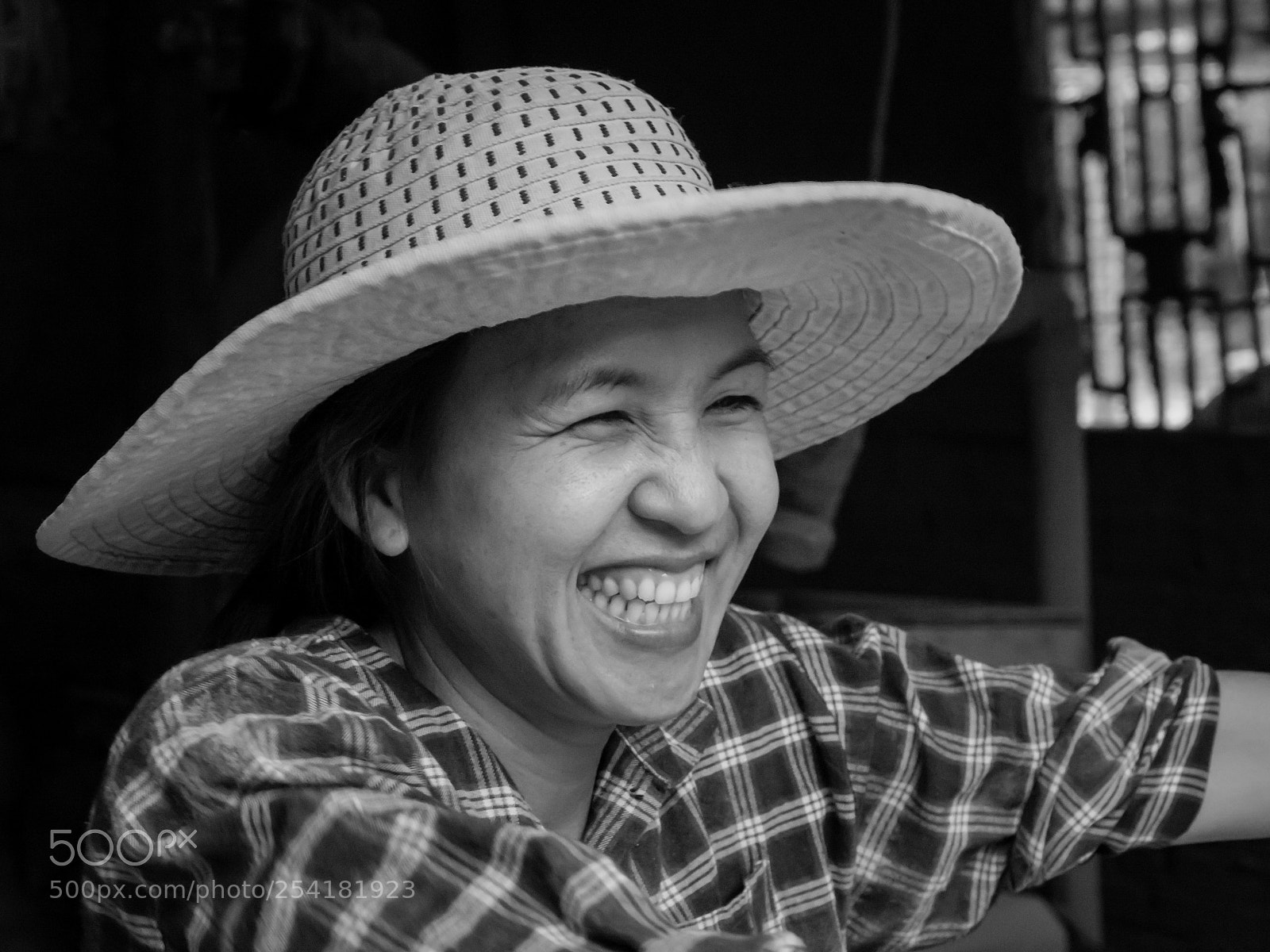 Panasonic Lumix DMC-GX8 sample photo. Vietnamese laughter photography