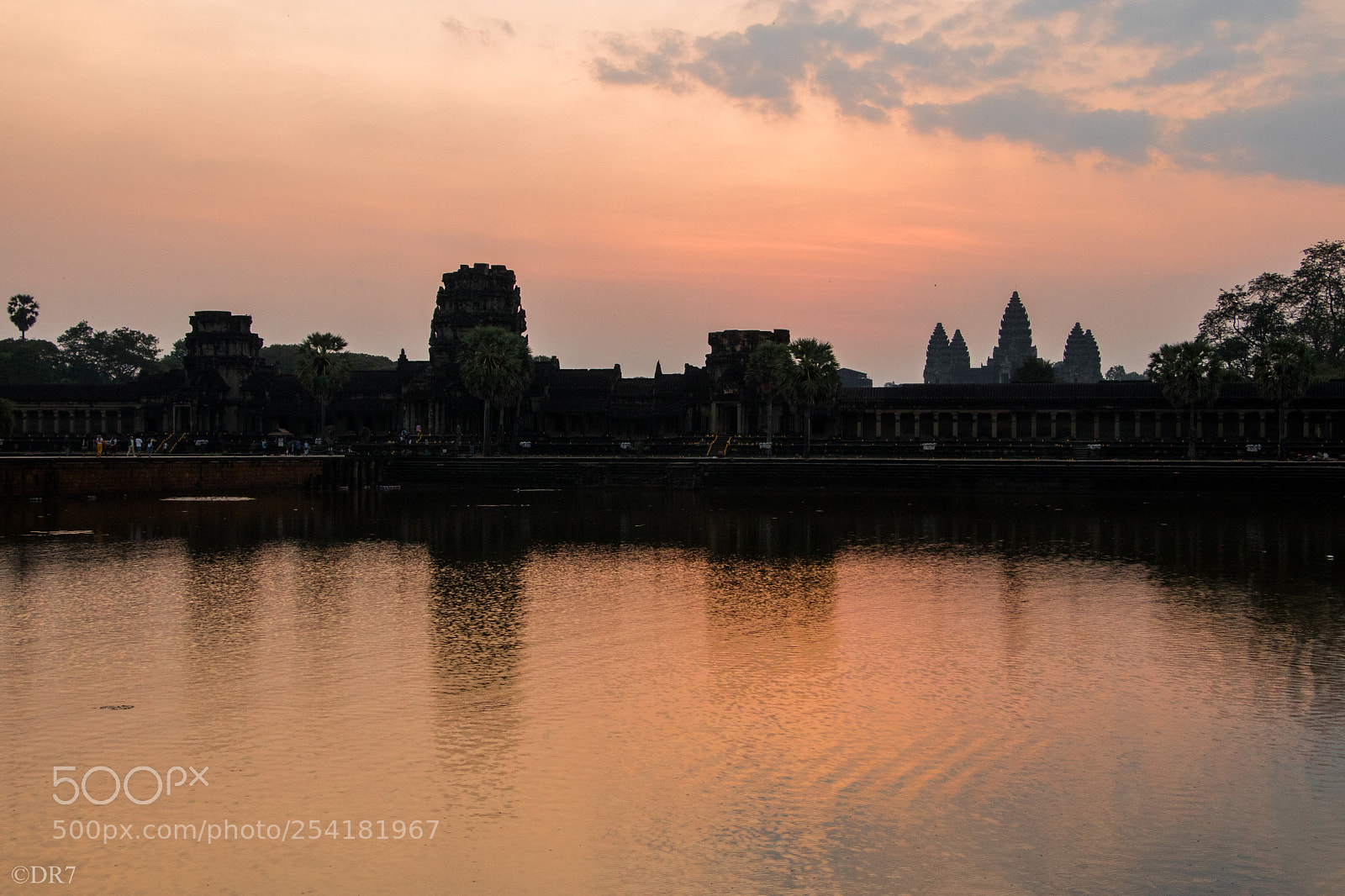 Canon EOS 750D (EOS Rebel T6i / EOS Kiss X8i) sample photo. Angkor wat temple (cambodia) photography