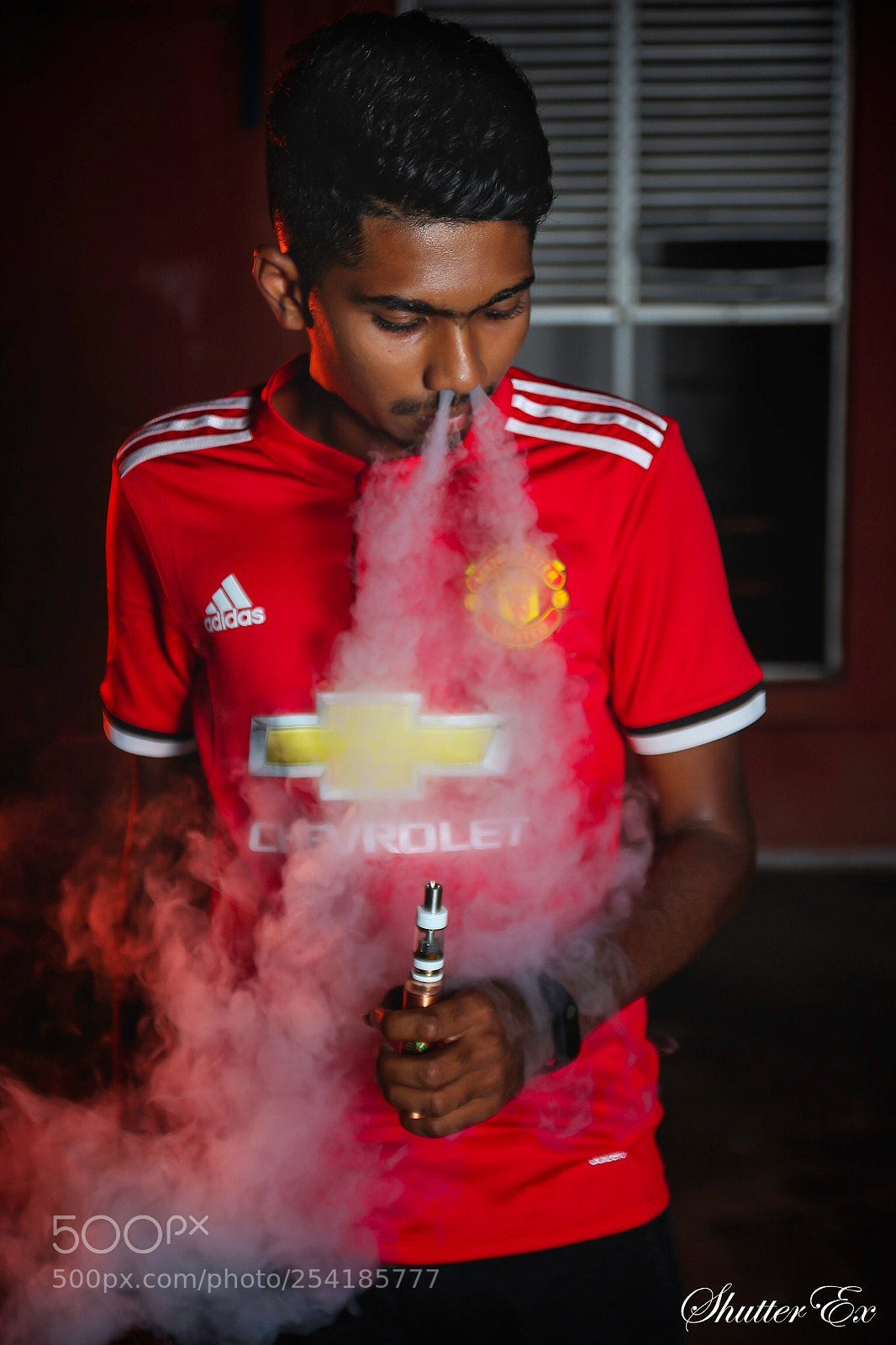 Canon EOS 600D (Rebel EOS T3i / EOS Kiss X5) sample photo. Smoke from nose  photography
