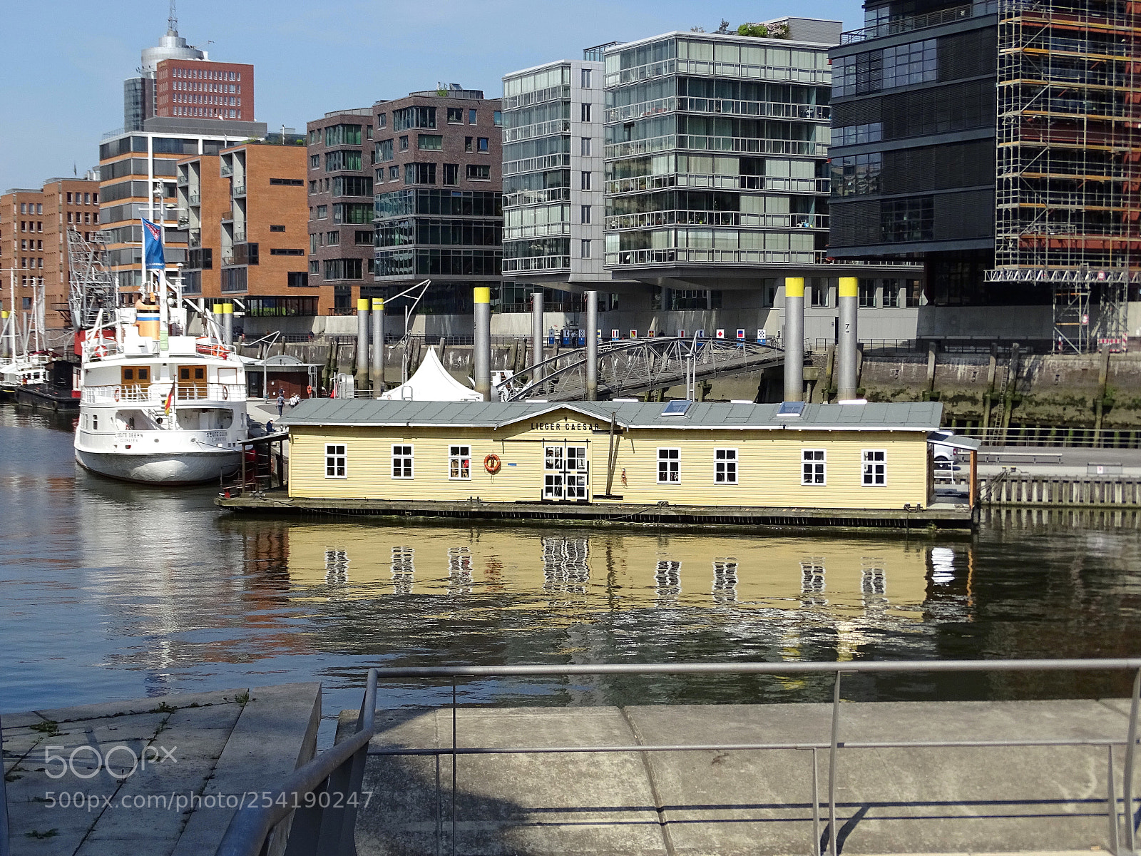 Sony Cyber-shot DSC-HX400V sample photo. Hamburg  photography
