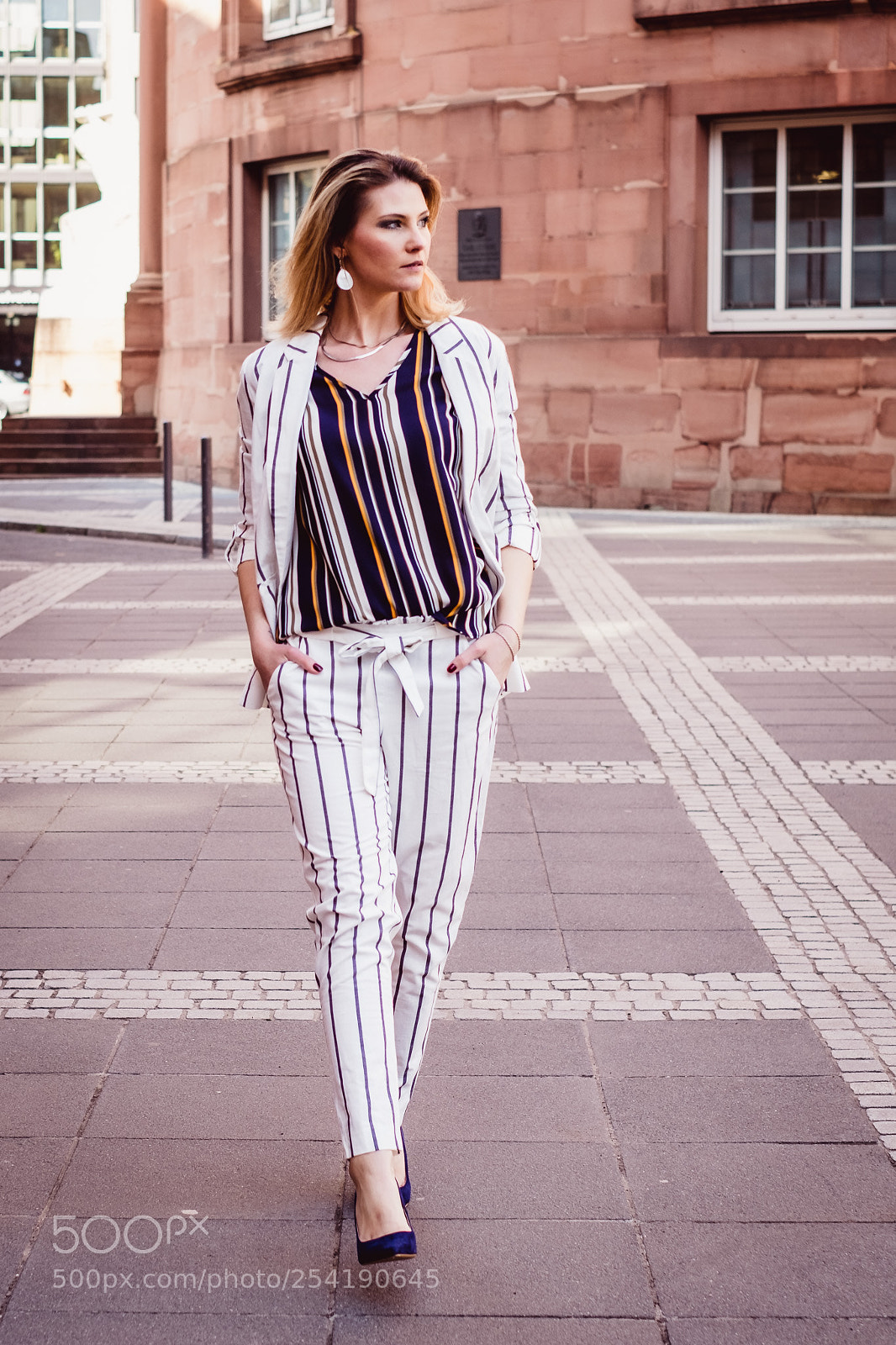 Fujifilm X-T2 sample photo. Sabrina walking photography