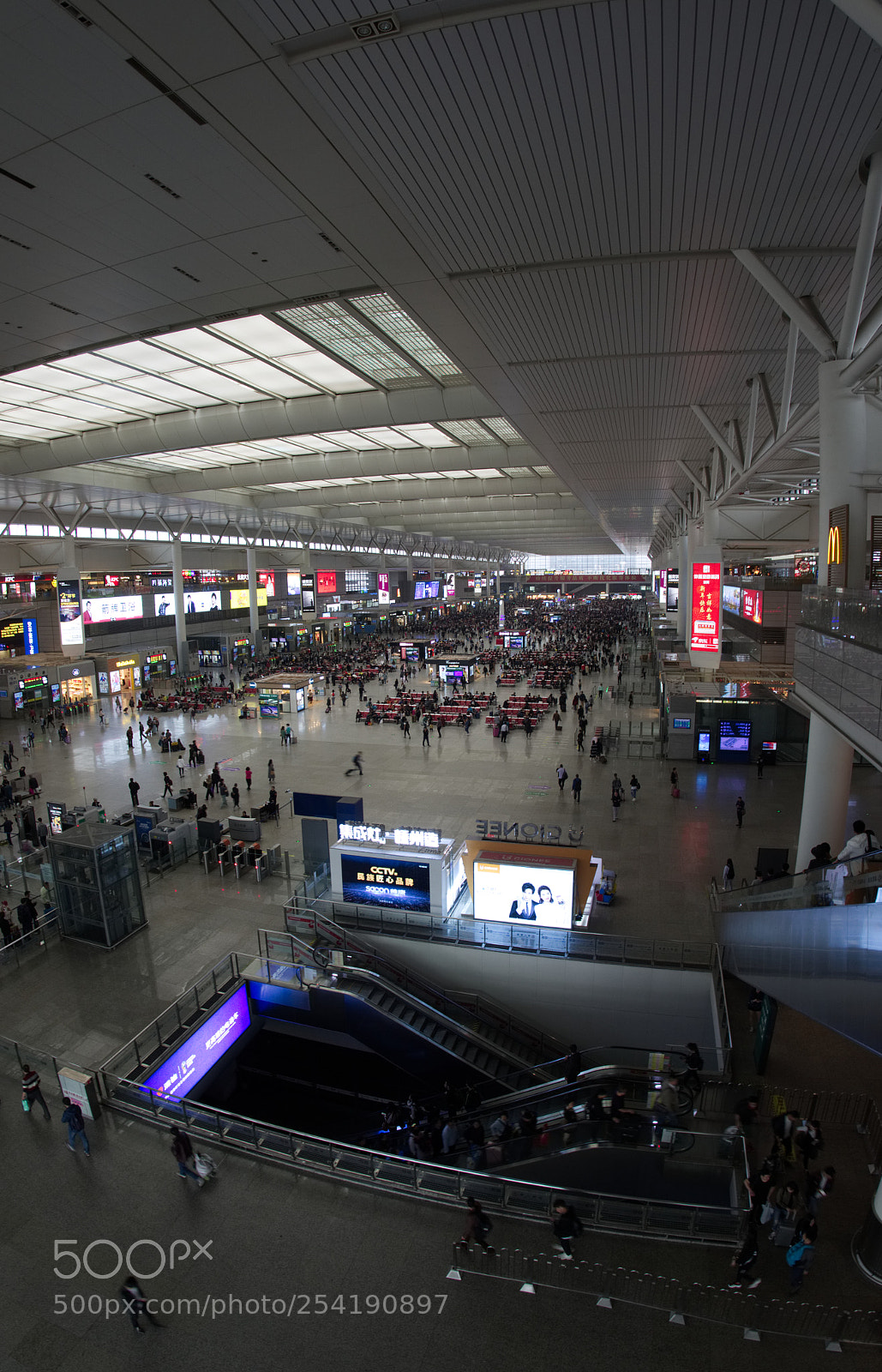 Pentax K-3 II sample photo. Shanghai hongqiao train station 上海虹桥火车站 photography