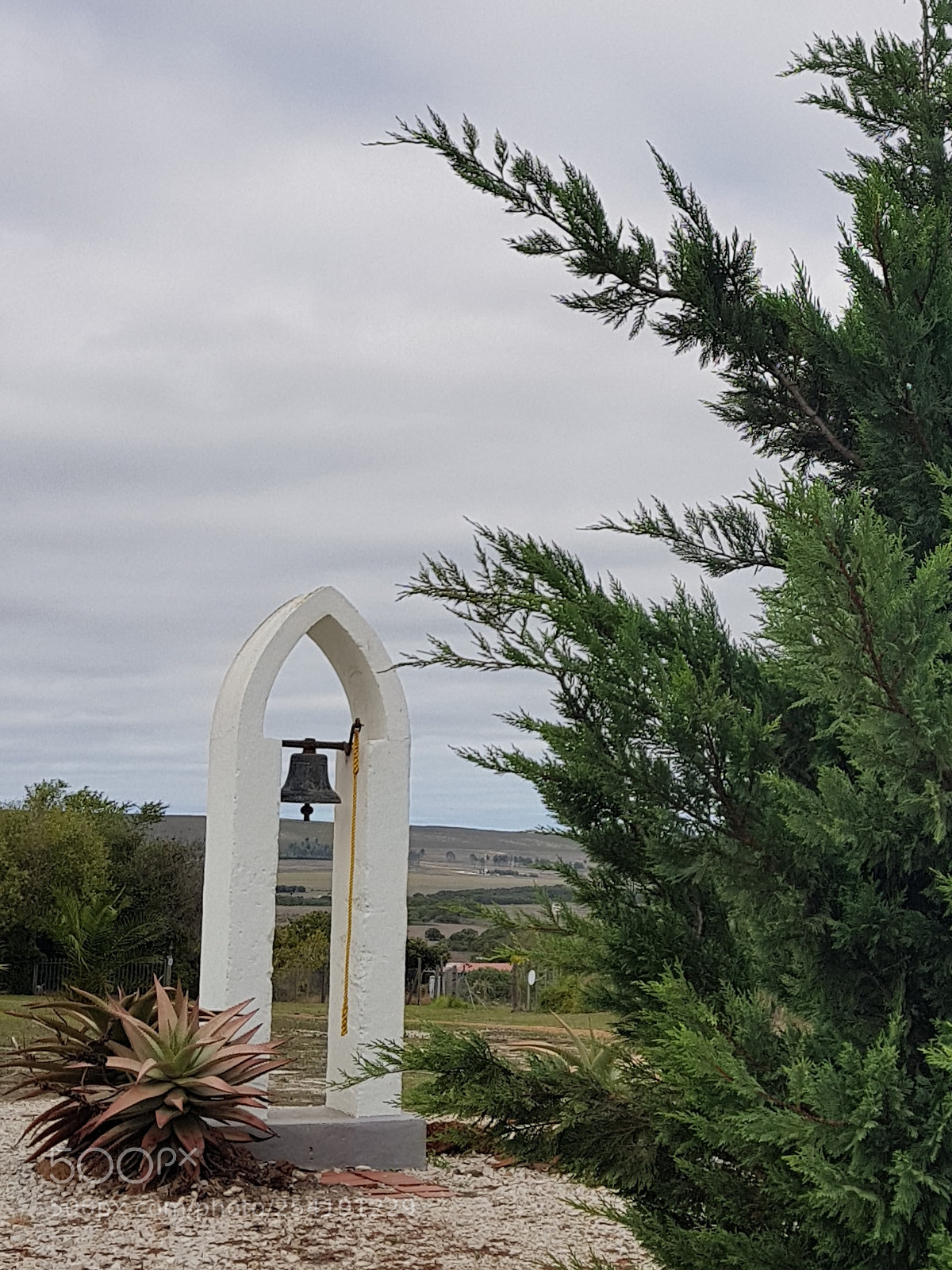 Samsung Galaxy S8 sample photo. Church bell photography