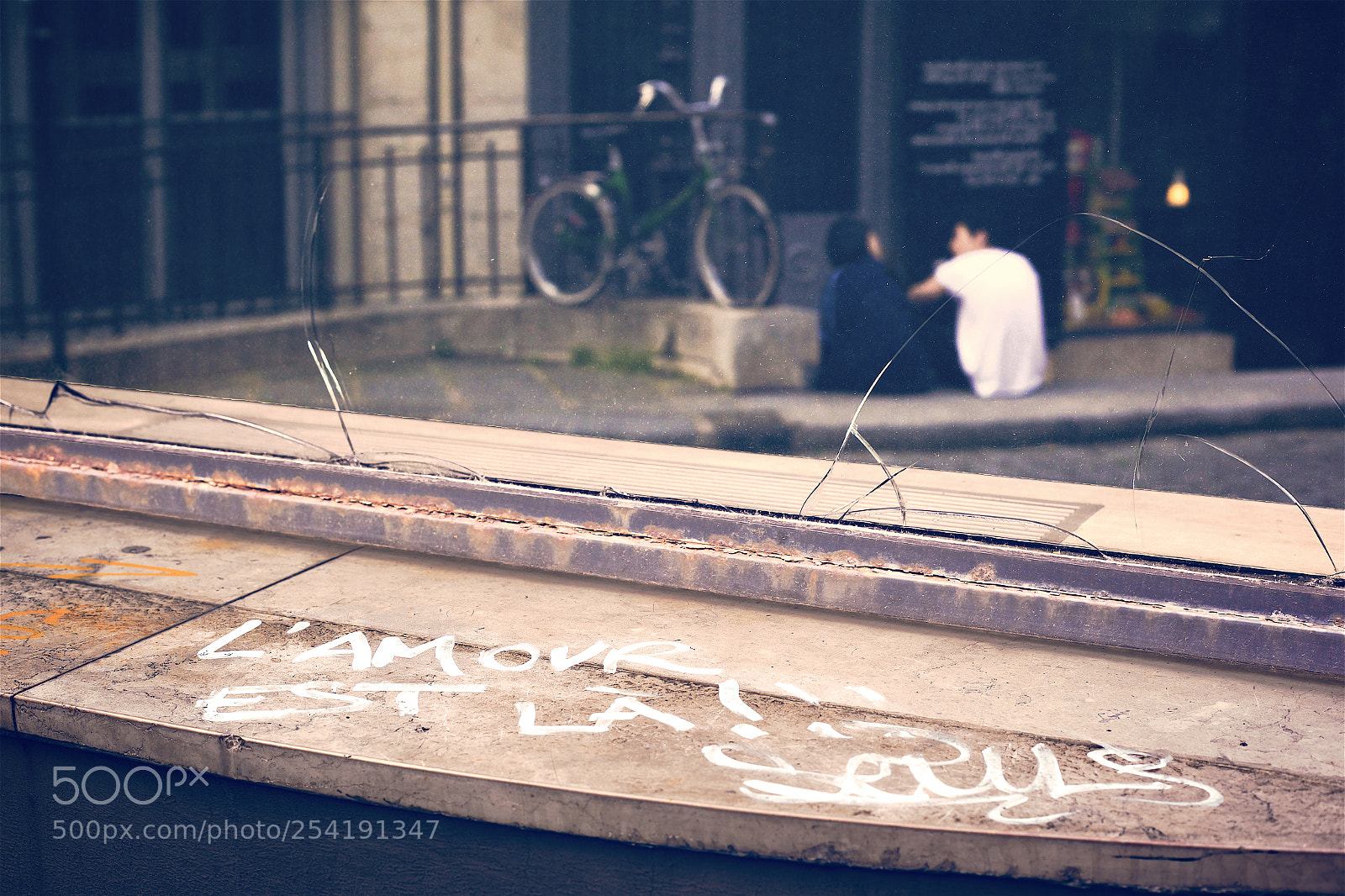 Canon EOS 5D Mark II sample photo. L'amour est l love photography