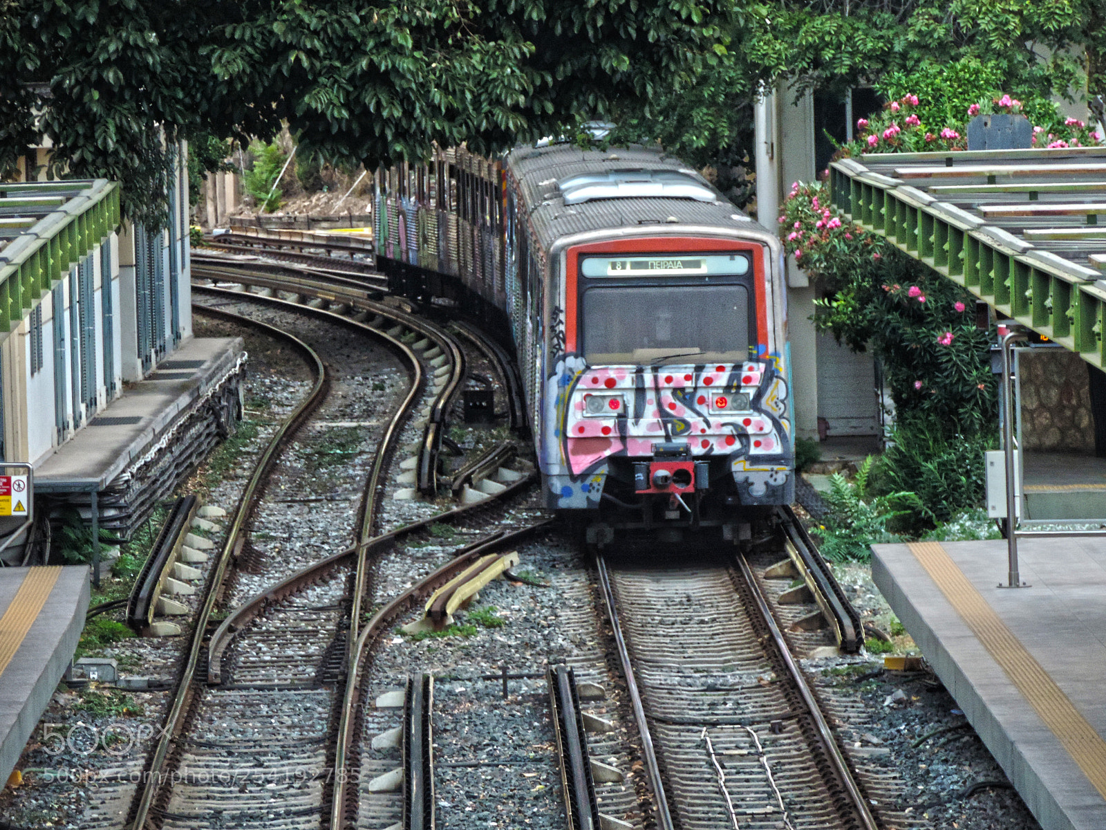 Nikon Coolpix P520 sample photo. Train in thisio photography