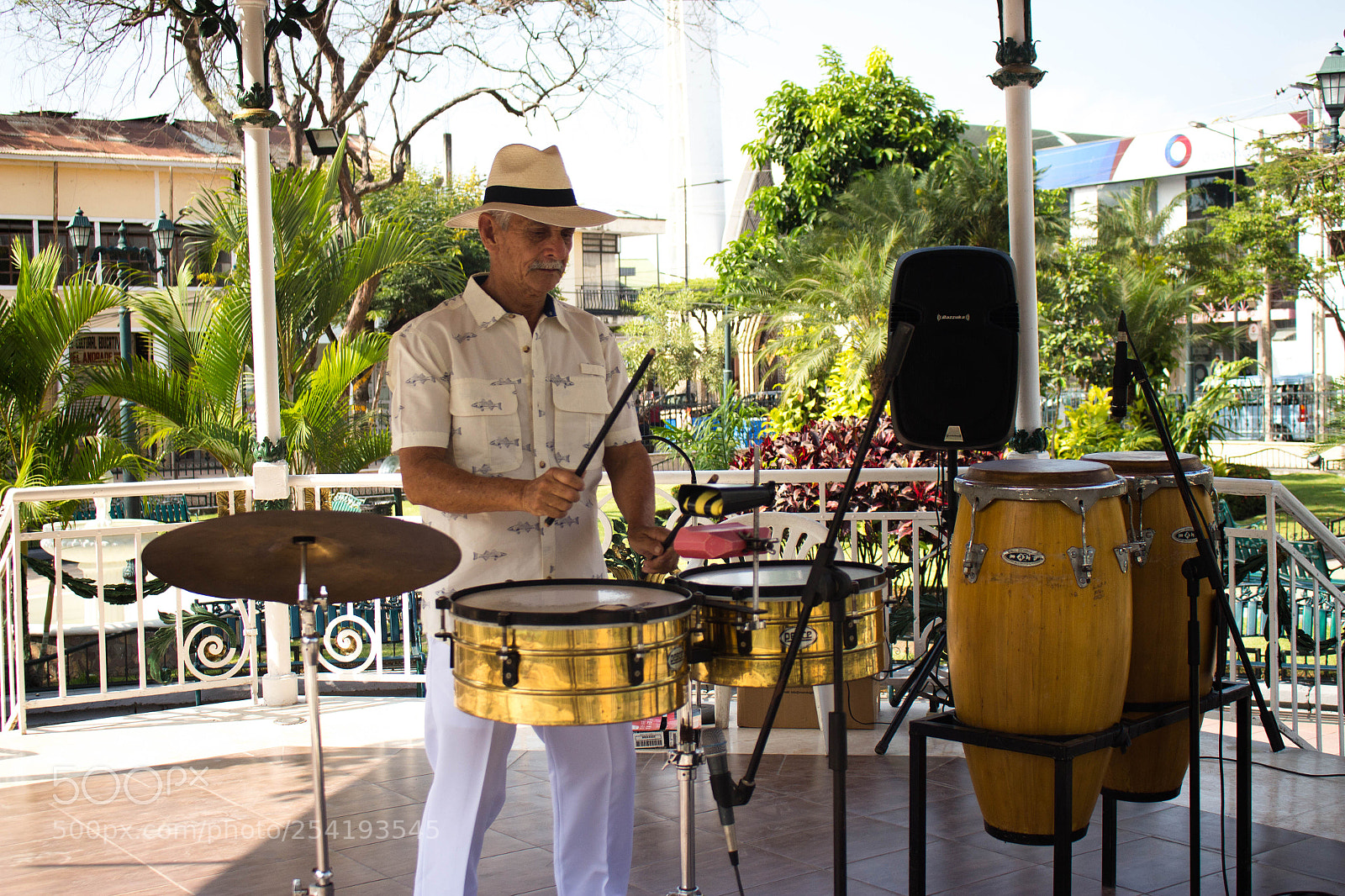 Canon EOS 700D (EOS Rebel T5i / EOS Kiss X7i) sample photo. Música photography