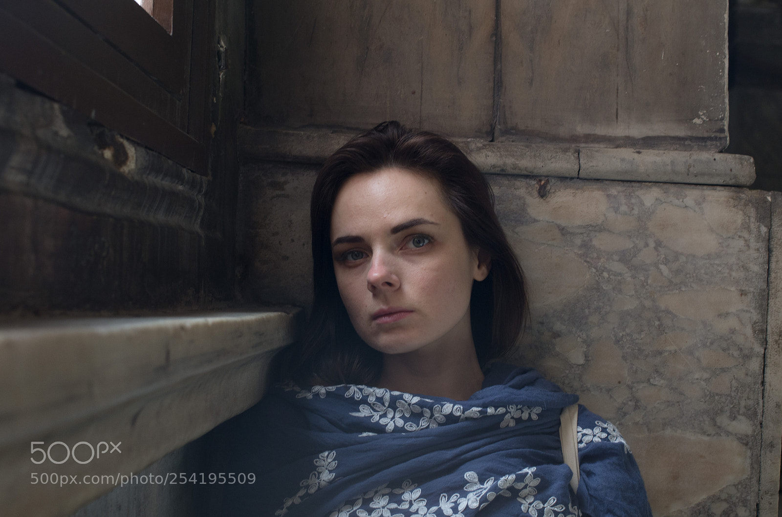 Pentax K-5 sample photo. Girl in the shadows photography