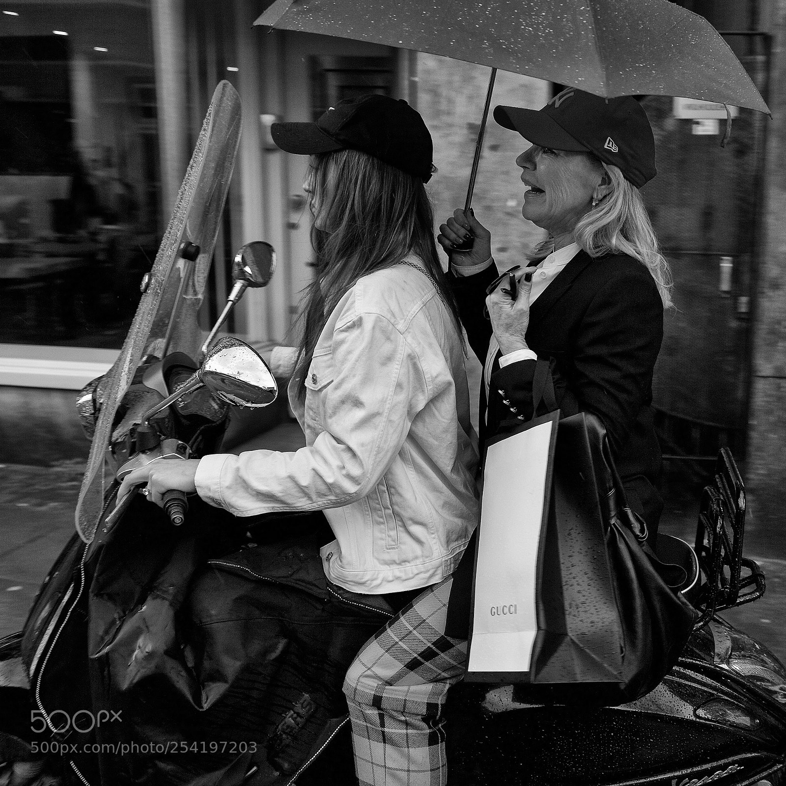 Canon EOS 5D Mark II sample photo. Amsterdam rain photography