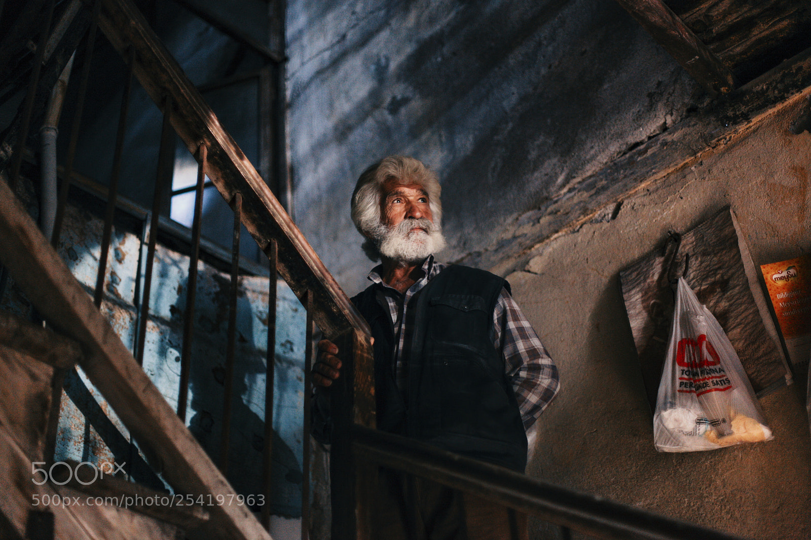 Canon EOS 5D Mark II sample photo. Old man photography
