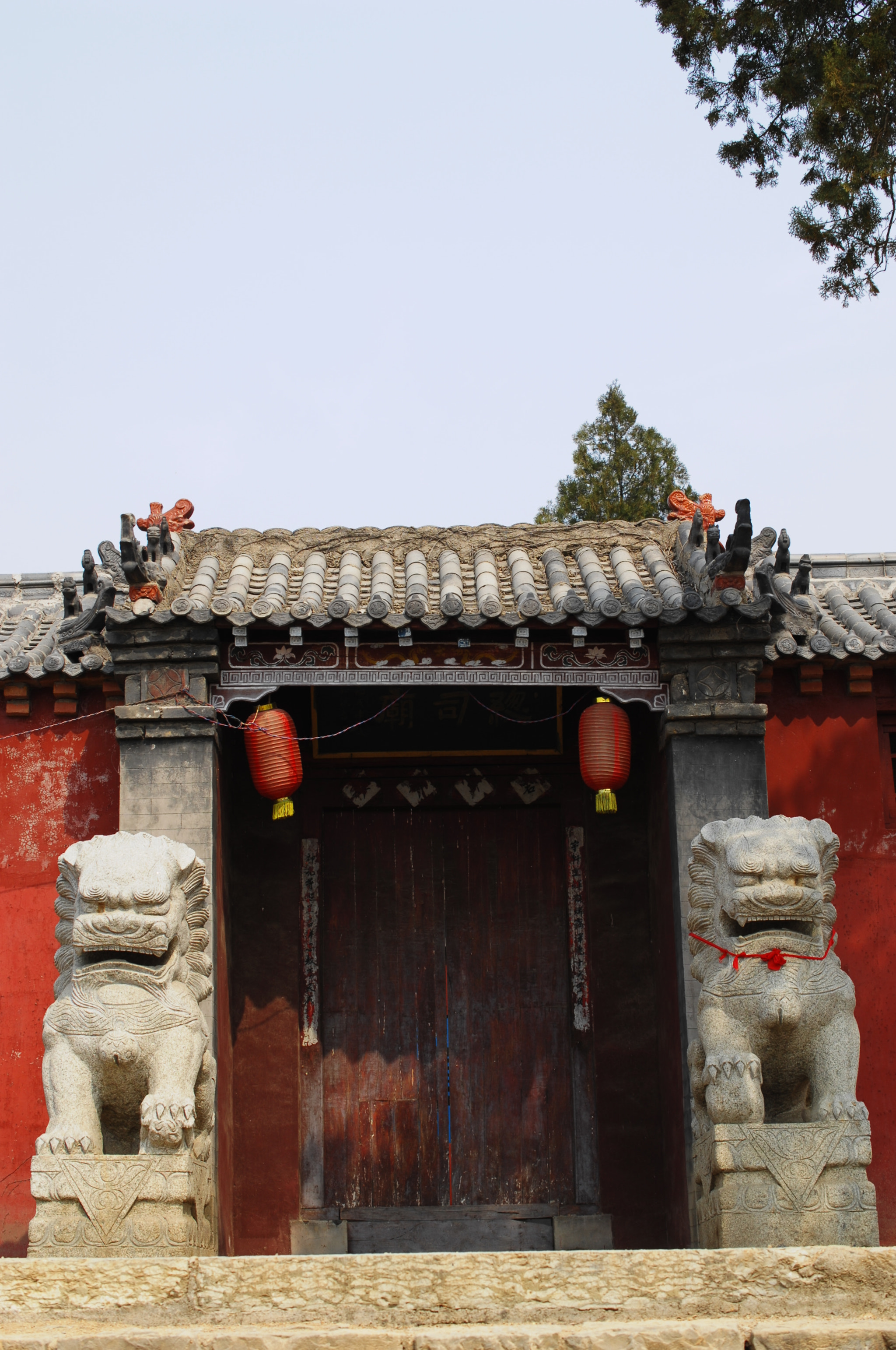 Nikon D2Xs sample photo. 祝阳镇总司庙。重修的大门。 photography
