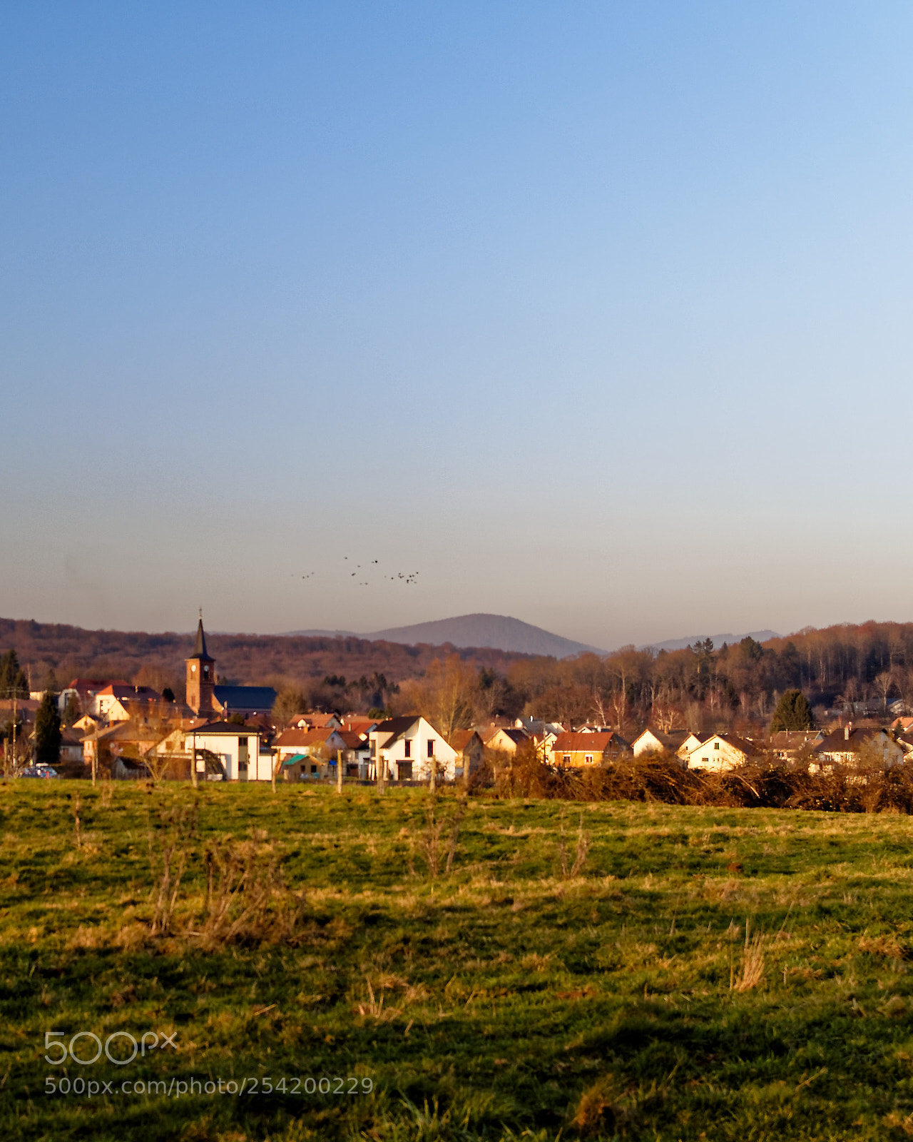 Nikon D3200 + Nikon AF-S DX Nikkor 35mm F1.8G sample photo. Offemont from afar photography