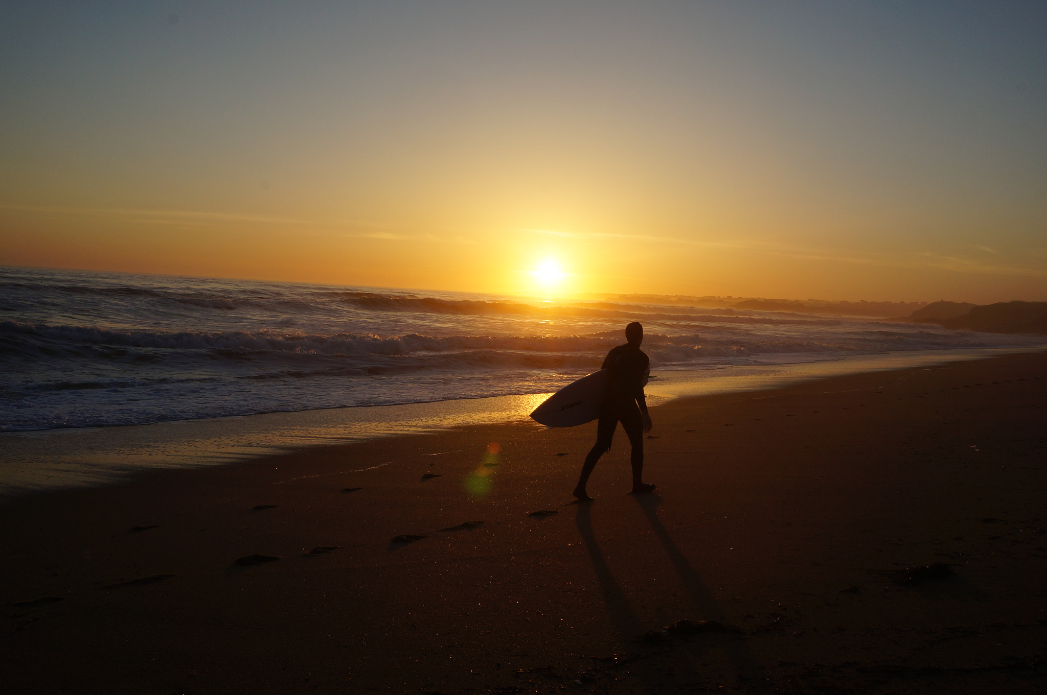 Sony Alpha NEX-3N sample photo. Surfer au soleil couchant photography
