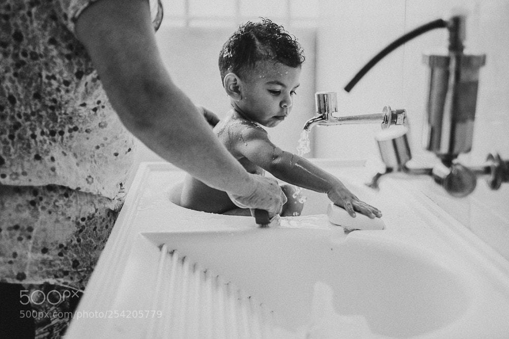 Fujifilm X-T10 sample photo. Bath time! photography