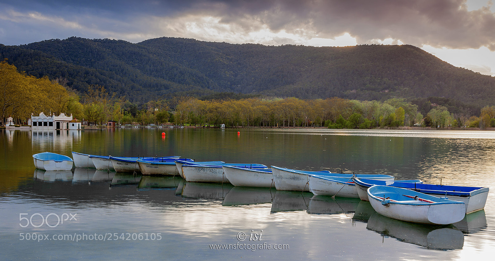 Canon EOS 5D Mark II sample photo. Barcas  en  banyoles photography