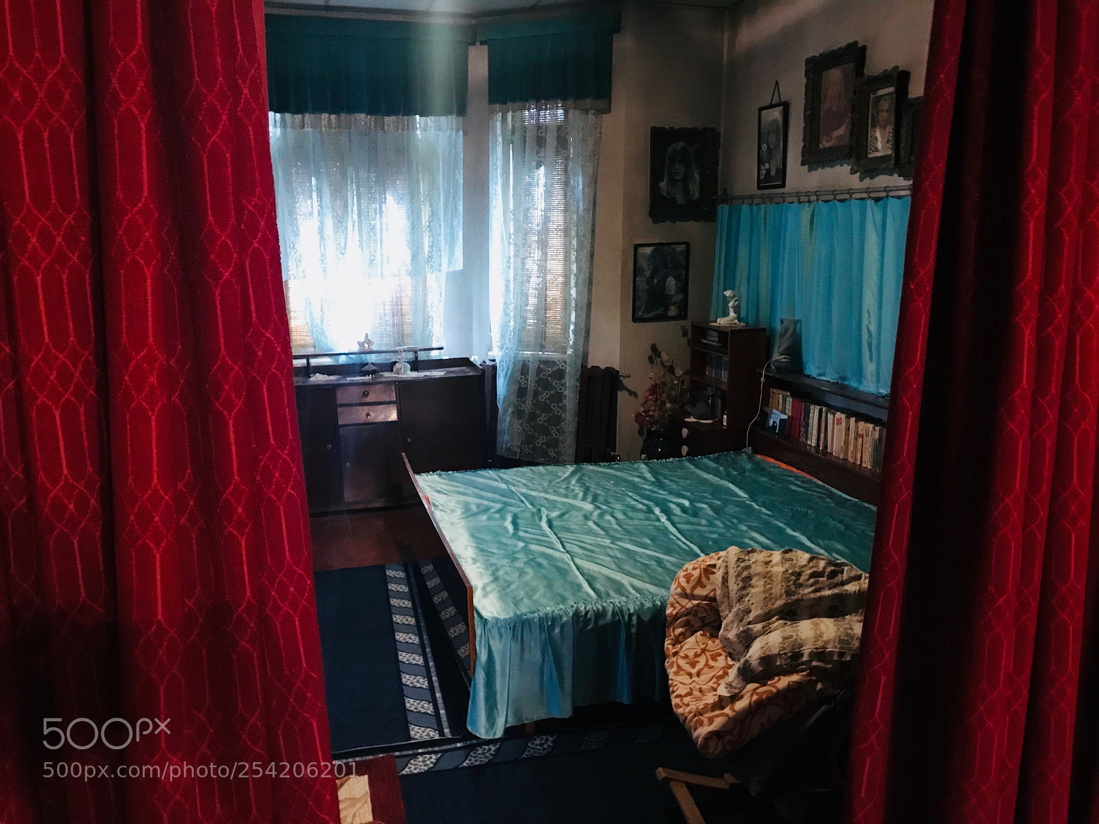 Apple iPhone 7 sample photo. Blue room photography