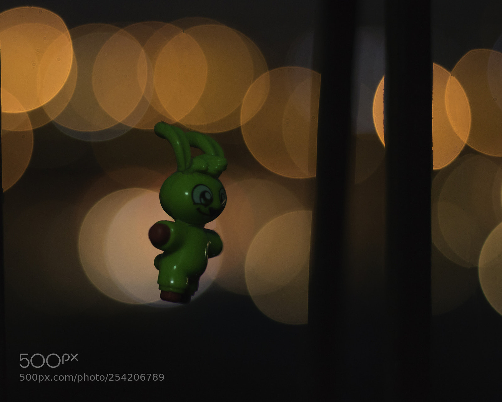 Canon EOS 750D (EOS Rebel T6i / EOS Kiss X8i) sample photo. Travelling through bokeh photography