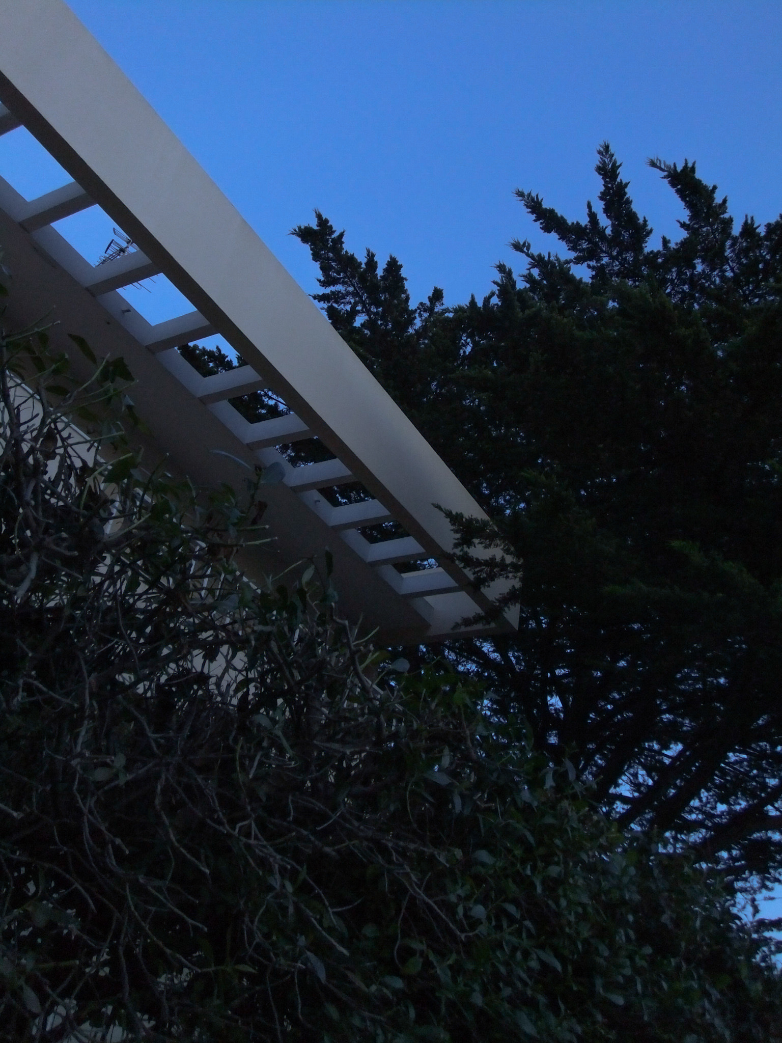 FujiFilm FinePix Z800EXR (FinePix Z808EXR) sample photo. Villa photography