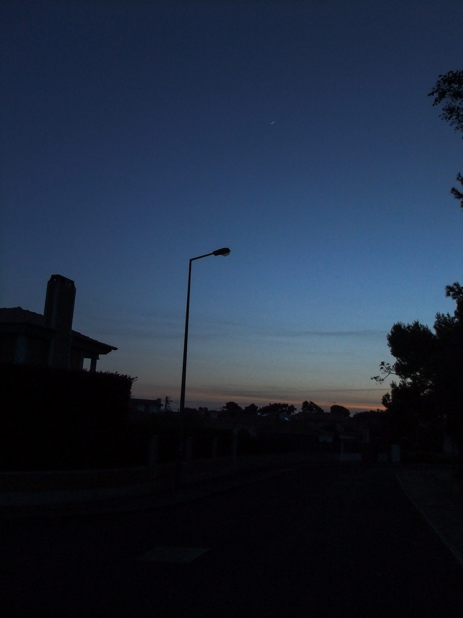 FujiFilm FinePix Z800EXR (FinePix Z808EXR) sample photo. Orange blueish sky photography