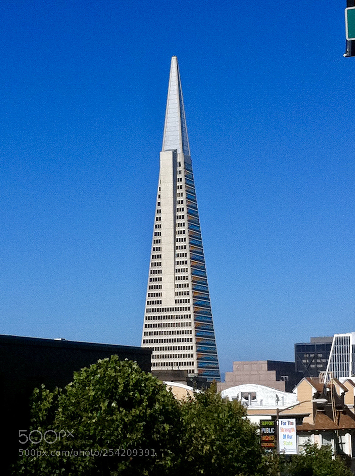 Apple iPhone 4 sample photo. Pyramid transamerica photography