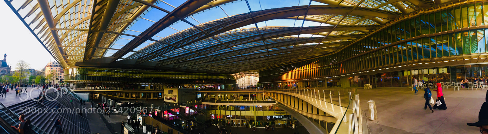 Apple iPhone 6 sample photo. Quartier des halles photography