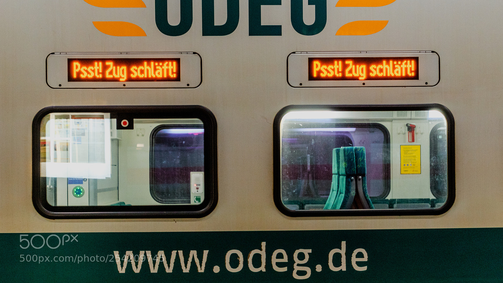 Sony ILCA-77M2 sample photo. The train is sleeping photography