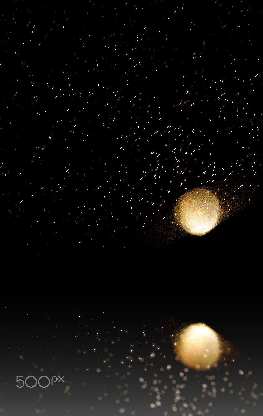 Sony E 55-210mm F4.5-6.3 OSS sample photo. Night rain photography