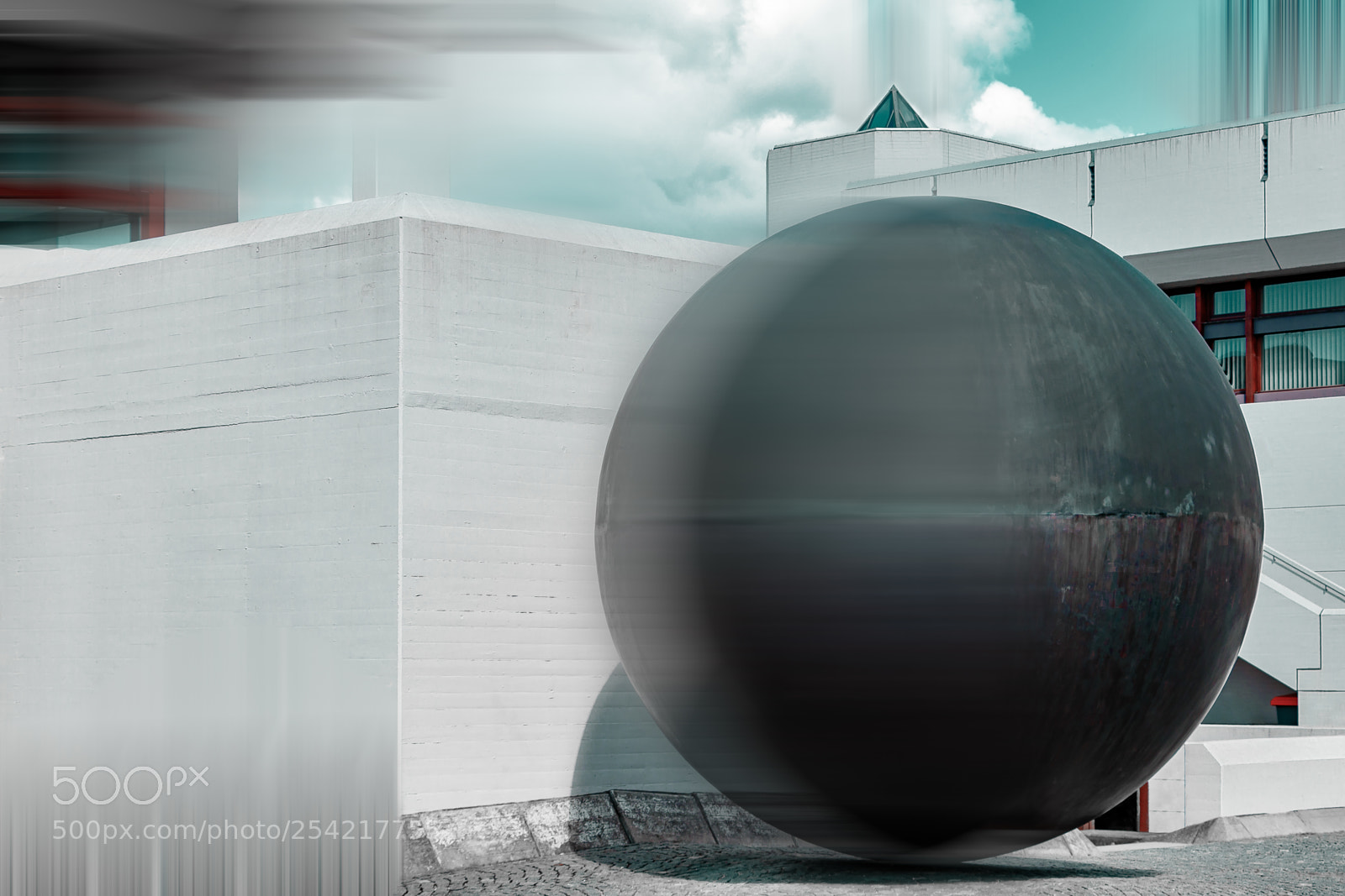 Canon EOS 80D sample photo. The big ball (2/2) photography