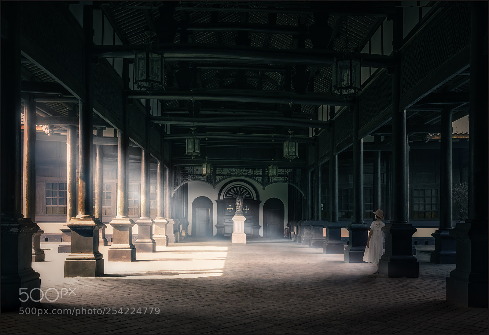 Canon EOS 5D Mark IV sample photo. Church walk photography