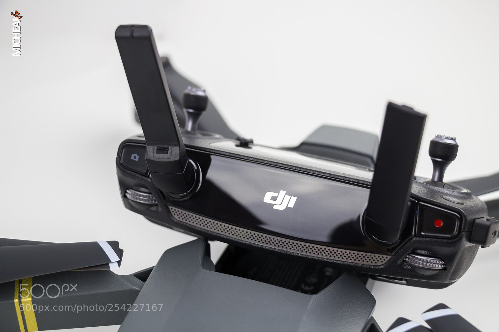 Canon EOS 100D (EOS Rebel SL1 / EOS Kiss X7) sample photo. Radio-commande dji mavic pro photography