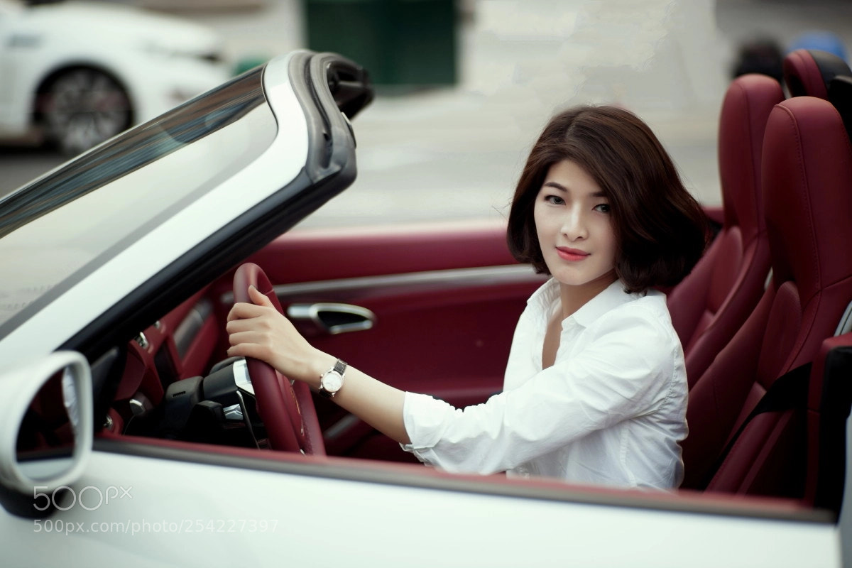 Canon EOS 5D Mark II sample photo. 香车美女 photography