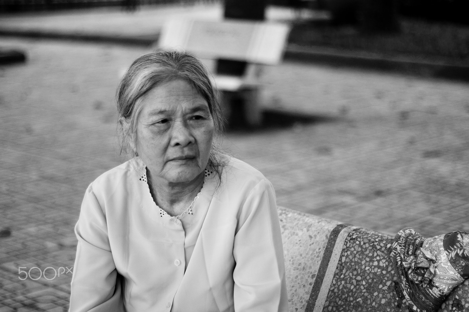 Canon EOS 500D (EOS Rebel T1i / EOS Kiss X3) sample photo. Vietnamese old women photography