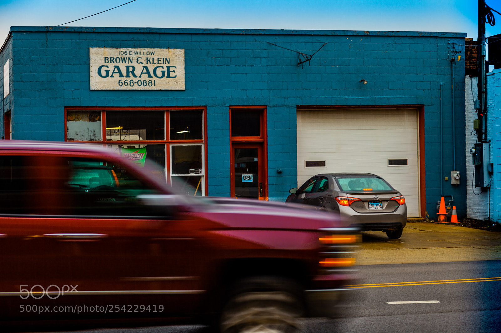 Canon EOS 5D Mark II sample photo. Fast car photography