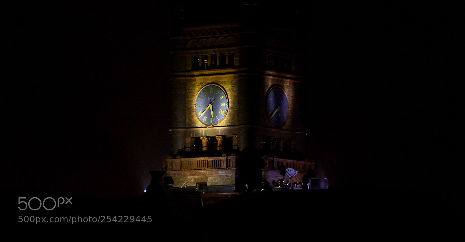 Canon EOS 5D Mark II sample photo. Clock tower photography